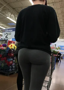 Walmart teen shopping with mom in grey leggings showing her nice tight ass