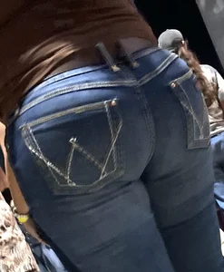 Huge tits. Nice big ass in jeans. OC