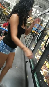 Hot Latina milf in short shorts
