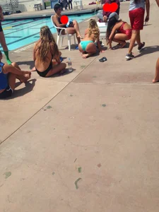 Sexy Candid Girls in Swimsuits By The Poolside Creepshot