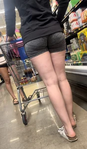 College girl shows off gap to me