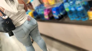 LATINA MILF