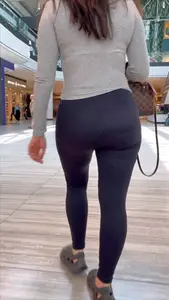 Now that’s an ass! Pawg with a jiggly booty in leggings