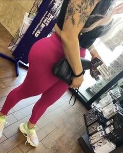 Beautiful figure in pink yoga pants (OC) slo-no vids