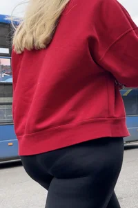 Thick soft thighs and jiggly