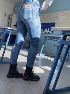 Perfect Candid Ass in Blue Jeans in Class Low Angle Creepshot