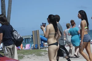 Sexy Florida beach bikini girls