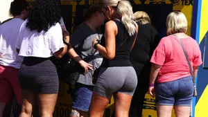 Big booty blonde babe in tight grey spandex shorts with vtl