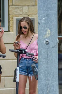 A bunch of chicks in shorts