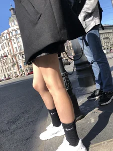 Sexy Slim Legs in Subway Train and on Escalator Creepshots Collection