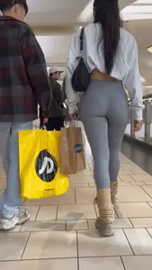 Slim Latina hottie in gray leggings on the escalator (OC, GIFs)