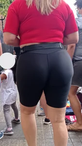 Booty Milf in Shiny Black Spandex