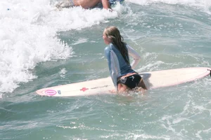 Candid surfing girls