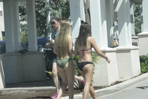 Sexy Florida beach bikini girls