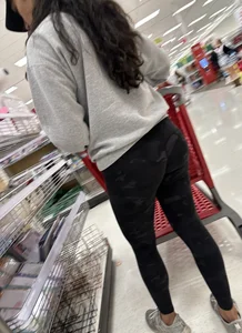 Hell of an ass in leggings on this sexy brunette milf