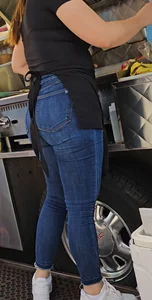 Prime latina vendor in tight Jeans. (GIF)(bonus short cap)
