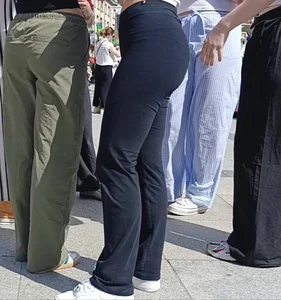 Nice round butt showing panties under legging