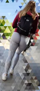 Blonde girl😍 eat tight leggings