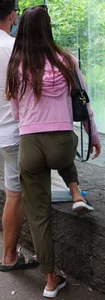 (NON OC) these pants makes me crazy