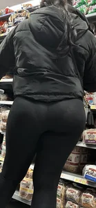 Nice ass w black on black see-thru VPL‼️