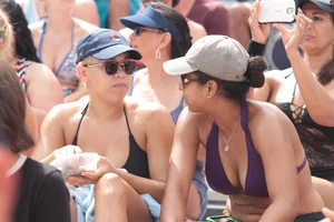 Florida beach and bikini girls