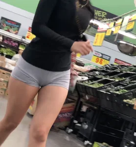 Girls shopping are perfect distraction for mens