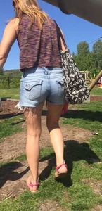 Milf booty in denim shorts