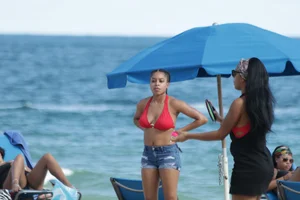 Florida beach and bikini girls