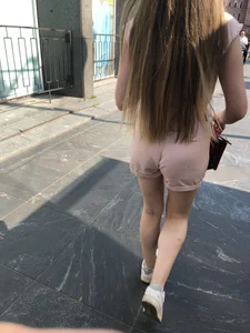 Sexy candid girl in shorts street creepshots