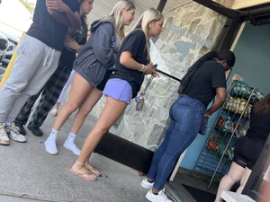 Waiting for bagels  (oc)