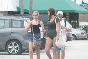 Candid Florida beach and bikini girls