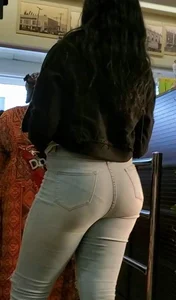 Ebony with nice ass in jeans (OC)