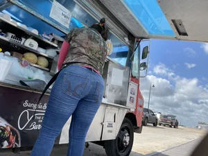 Again this thick milf at job site