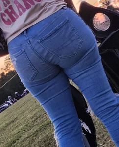 Out In The Wild 57 ( Slim Thick latina mom pt.5)