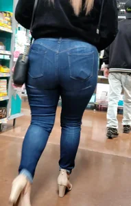 Mature Milf in Jeans