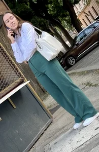 Bubble Butt In Green Pants (UP THE STAIRS + face shots)