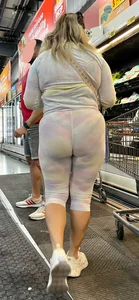 [OC] 2 Separate Latina MILFs shopping both VPL
