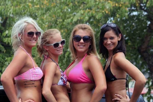 Various sexy girls at car washes in bikinis