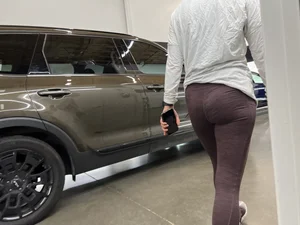 Customer Who wants to fuck in leggings