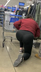 Bubble butt in leggings