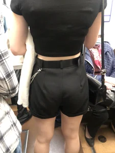 Hot Candid Girl in Shorts Subway Creepshots Collection - Thin Waist And Great Booty And Legs