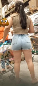 Hungry ass Hottie blonde