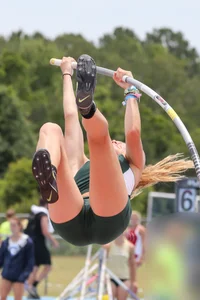 Candid track girls and runners