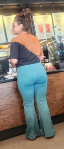 Third time capping this big ass milf in flared leggings