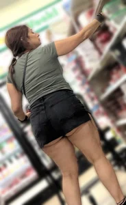 Hot Latina Milf Showing off Them Under Cheeks