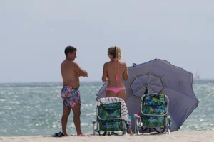 Deerfield Beach girls in bikinis