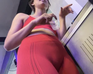 Bulge in red LUPO leggings