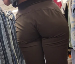 College PAWG with perfect bubble ass w/ Closeups