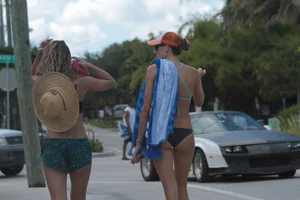 Huge collection of sexy girls out in bikinis in Florida