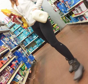 Supermarket Creepshot - Sexy Girl in Yoga Pants, Hot Booty